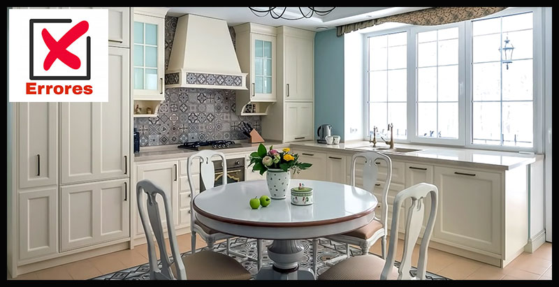 BANDO SIN CORTINAS EN COCINA