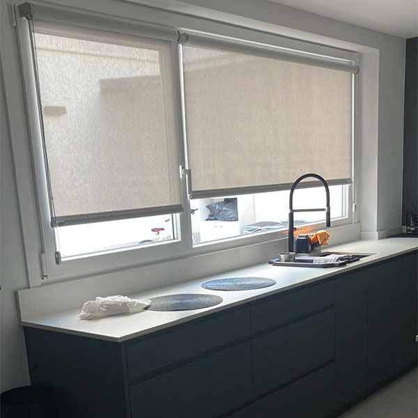 ESTOR ENROLLABLE EN COCINA TOMELLOSO